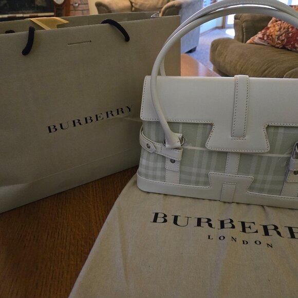 Burberry Purse - Picture 1 of 5